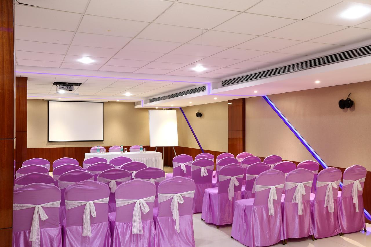 Hotel Sj International Guwahati Zewnętrze zdjęcie